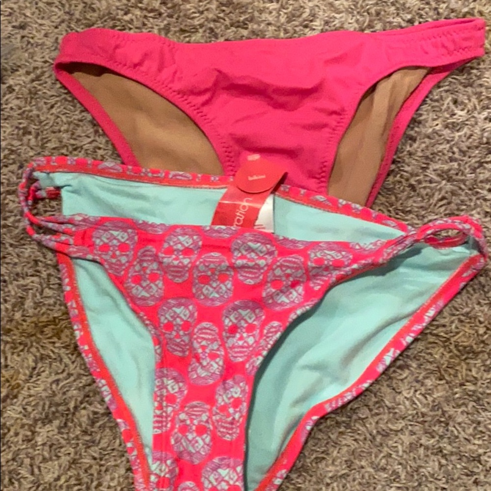 2 bikini bottoms